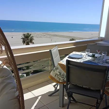 Superbe T2 Parking Wifi Climatise Face Et Piscine - 4 Etoiles