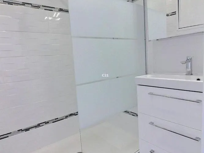 Superbe T2 Parking Wifi Climatise Face Et Piscine - 4 Etoiles Canet-en-Roussillon